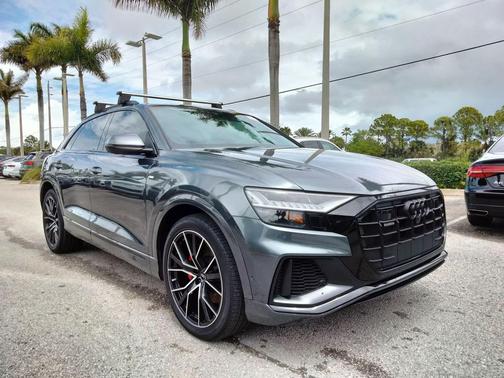 Daytona Gray Pearl Effect 2023 Audi Q8 55 Prestige