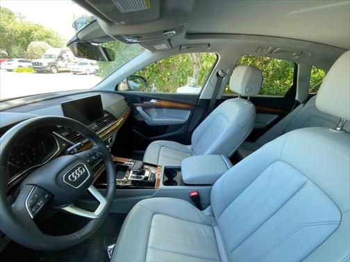 2024 Audi Q5 40 Premium
