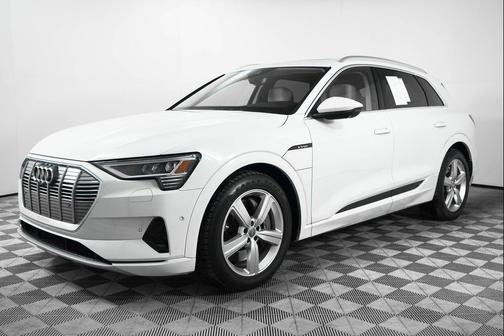 2019 Audi e-tron Premium Plus