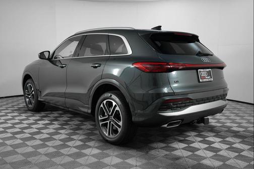 2025 Audi Q5 Premium TFSI quattro S tronic