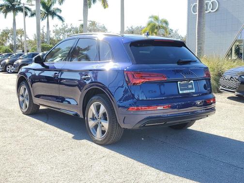 2024 Audi Q5 40 Premium Plus