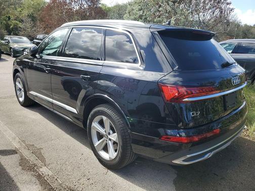 2021 Audi Q7 45 Premium Plus