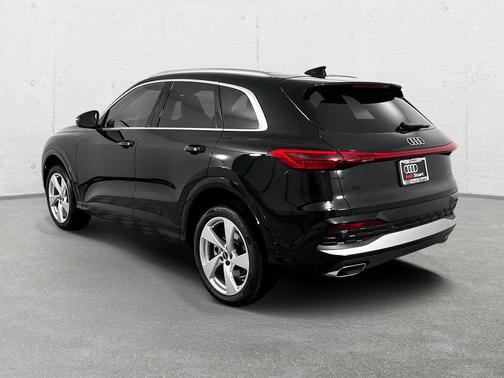 2025 Audi Q5 Premium TFSI quattro S tronic