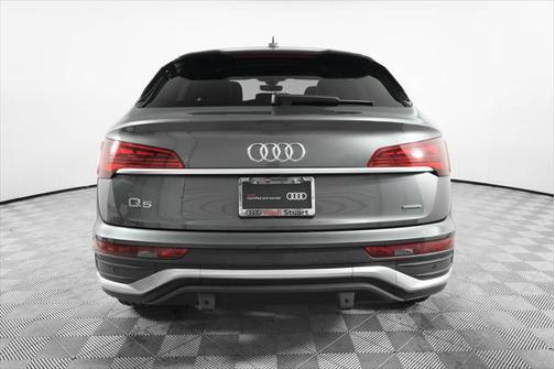 2022 Audi Q5 45 S line Prestige
