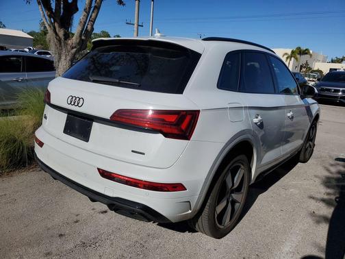 2023 Audi Q5 45 S line Premium Plus