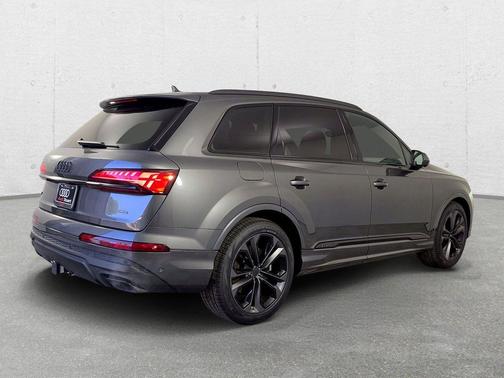 Samurai Gray Metallic 2026 Audi Q7 55 Premium Plus