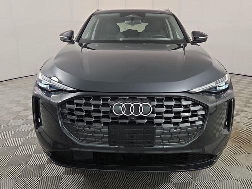 Tambora Gray Metallic 2026 Audi Q5 Premium Plus TFSI quattro S tronic
