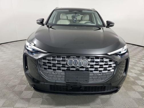 Mythos Black Metallic 2026 Audi Q5 Premium TFSI quattro S tronic