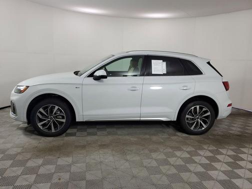 2023 Audi Q5 45 S line Premium Plus