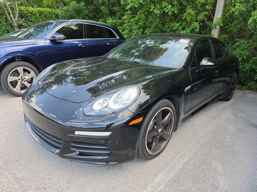 Black 2016 Porsche Panamera 4