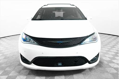 2020 Chrysler Pacifica Hybrid Limited