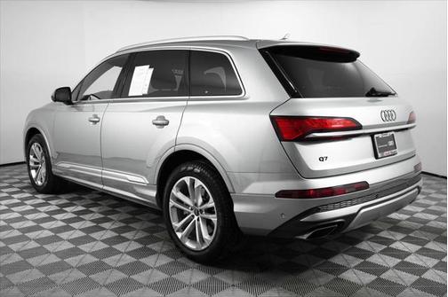 2025 Audi Q7 45 Premium Plus