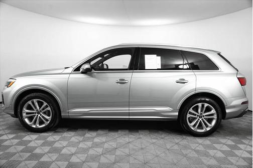 2025 Audi Q7 45 Premium Plus