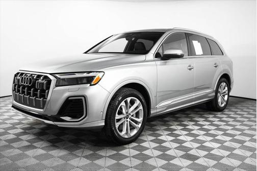 2025 Audi Q7 45 Premium Plus