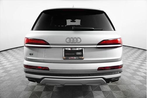 2025 Audi Q7 45 Premium Plus