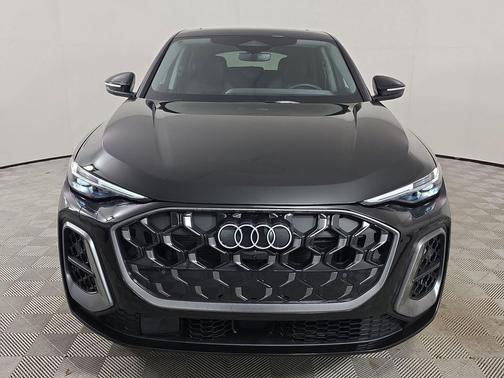 Mythos Black Metallic 2025 Audi Q5 Premium Plus TFSI quattro S tronic