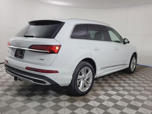 2021 Audi Q7 55 Premium Plus