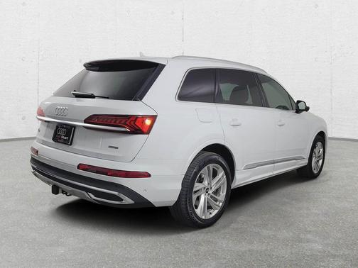 2021 Audi Q7 55 Premium Plus