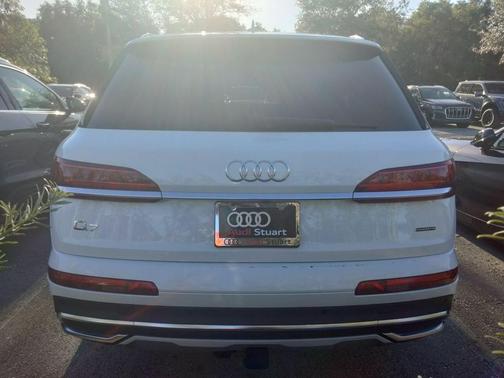 2021 Audi Q7 55 Premium Plus