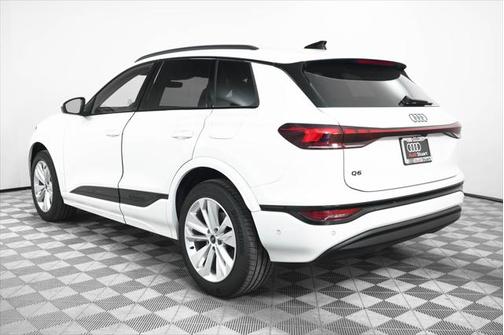 2025 Audi Q6 e-tron Premium Plus
