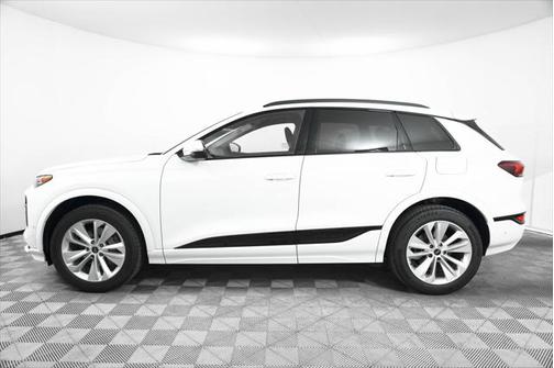 2025 Audi Q6 e-tron Premium Plus