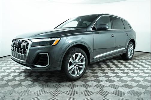 2025 Audi Q7 55 Premium Plus