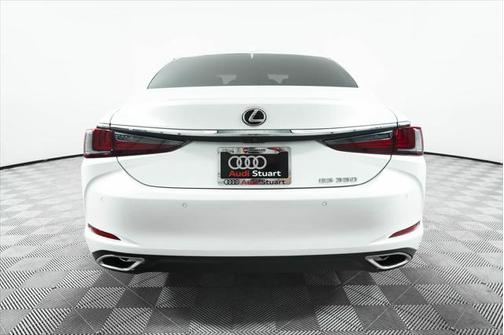 2022 Lexus ES 350 Base