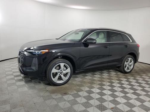 Mythos Black Metallic 2026 Audi Q5 Premium Plus TFSI quattro S tronic