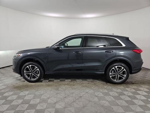 Tambora Gray Metallic 2026 Audi Q5 Premium TFSI quattro S tronic