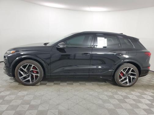2025 Audi SQ6 e-tron Prestige quattro
