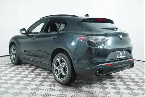 Vulcano Black Metallic 2025 Alfa Romeo Stelvio Sprint AWD