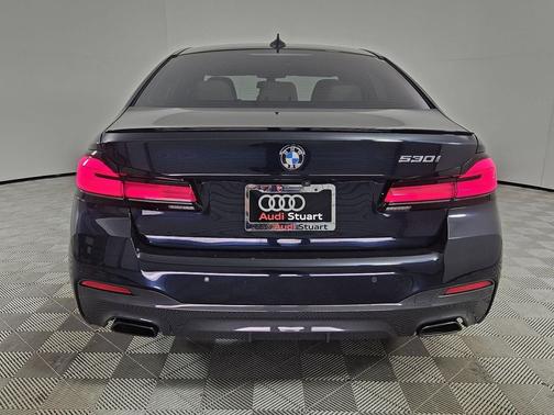 Carbon Black Metallic 2023 BMW 530 i