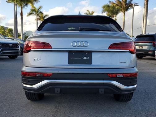 2022 Audi Q5 45 S line Premium Plus