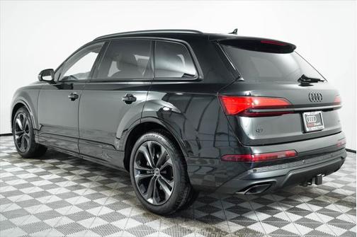 2025 Audi Q7 55 Premium Plus