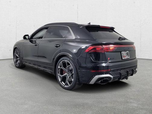 mythos black metallic 2026 Audi RS Q8 4.0T