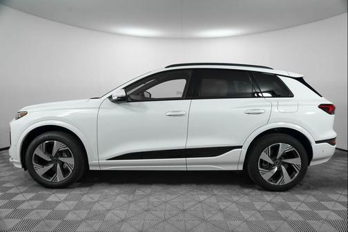 2025 Audi Q6 e-tron Premium Plus quattro