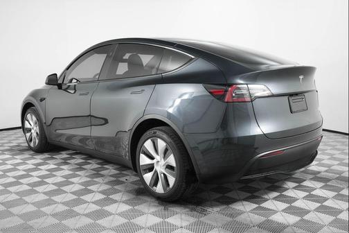 2024 Tesla Model Y Long Range Dual Motor All-Wheel Drive