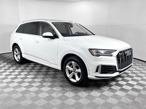 2024 Audi Q7 45 Premium Plus