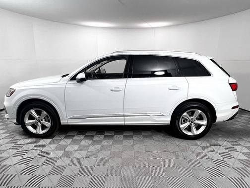 2024 Audi Q7 45 Premium Plus