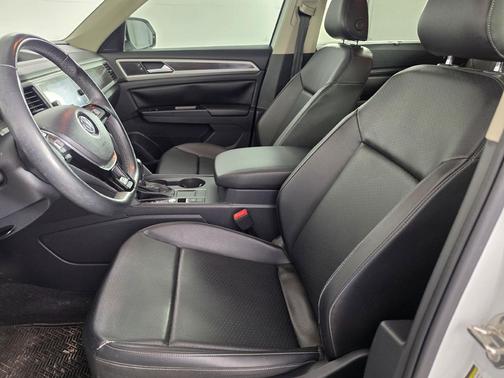 Pure White 2019 Volkswagen Atlas 3.6L SE w/Technology
