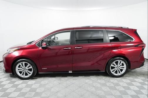 2021 Toyota Sienna Platinum 7 Passenger