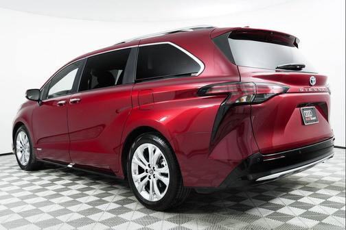 2021 Toyota Sienna Platinum 7 Passenger