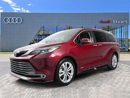 2021 Toyota Sienna Platinum 7 Passenger