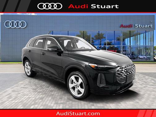 Mythos Black Metallic 2025 Audi Q5 Premium Plus TFSI quattro S tronic SUV
