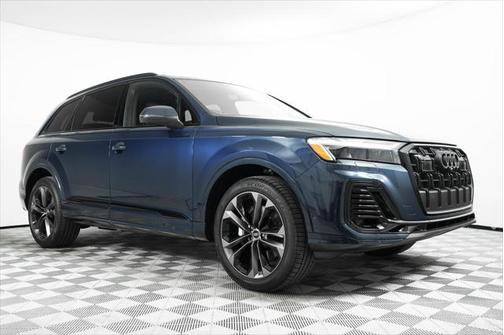2025 Audi Q7 55 Premium Plus