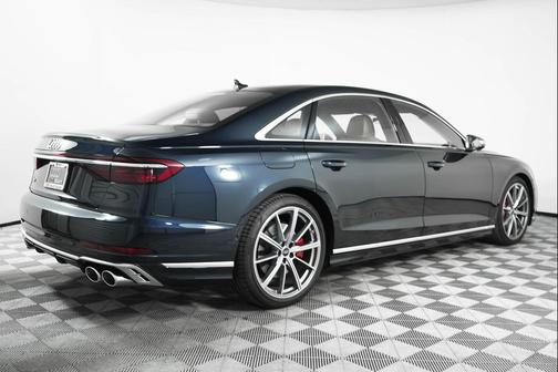 2025 Audi S8 4.0T