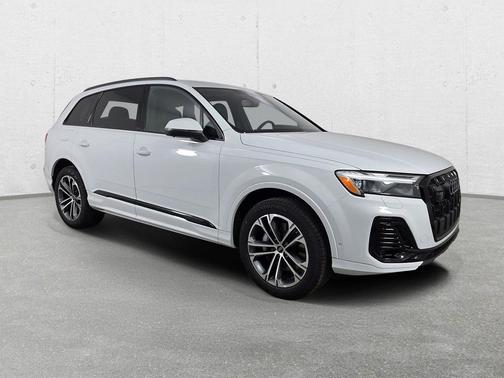 Glacier White Metallic 2026 Audi Q7 45 Premium