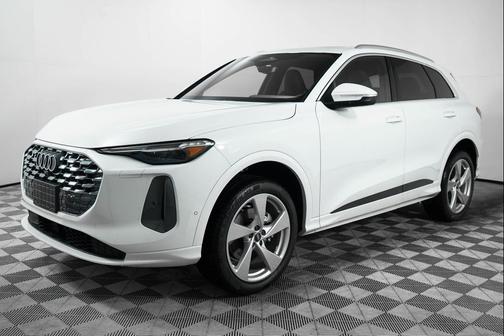 2025 Audi Q5 Premium Plus TFSI quattro S tronic