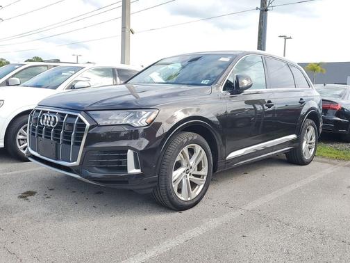 2023 Audi Q7 55 Premium Plus