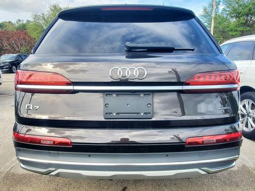 2023 Audi Q7 55 Premium Plus